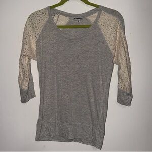Express Women's Light Gray Raglan Tee with white Lace Sleeves size XS -G